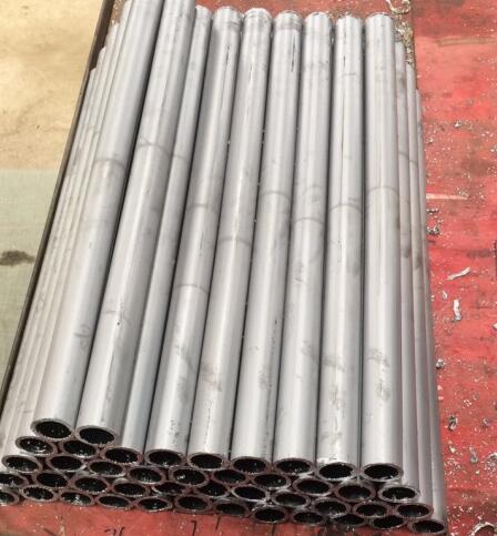 �����U��